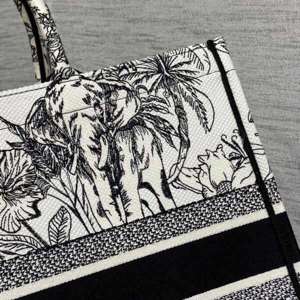 Dior Book Tote - Image 4